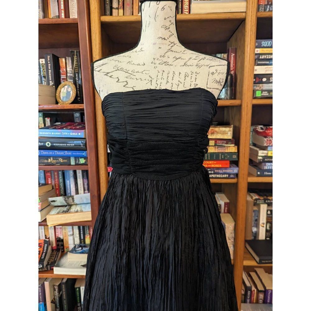 GRAEME black strapless pleated full skirt silk cocktail dress euc sz 4